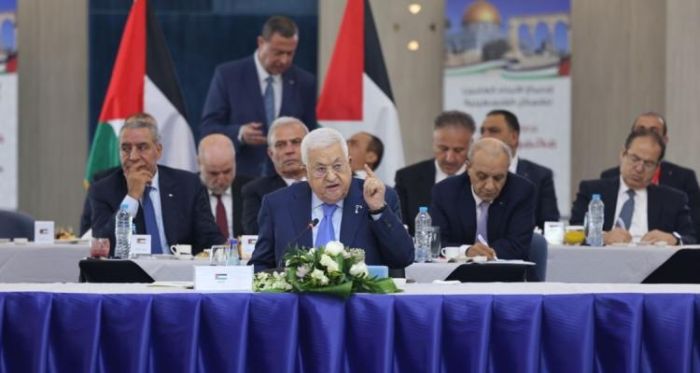 محلل: السلطة بلغت الذروة بتصفية الحسابات و3 أبعاد رئيسة للإقالات