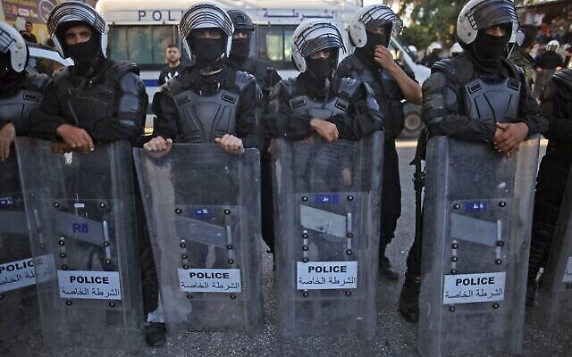 اقتصادي: السلطة تهدر المال العام بخلل توزيعه وتُبقي الفقر والبطالة