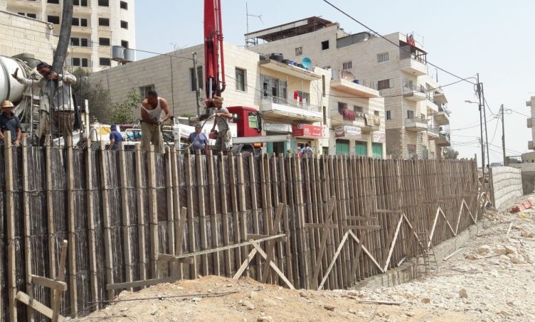 سكان شارع الصف ببيت لحم يعيشون مكرهة صحية بسبب تباطؤ البلدية بترميمه