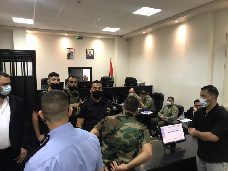 عائلة بنات: السلطة تستعين بشهادات غير حقيقية لتبرأة قتلة نزار