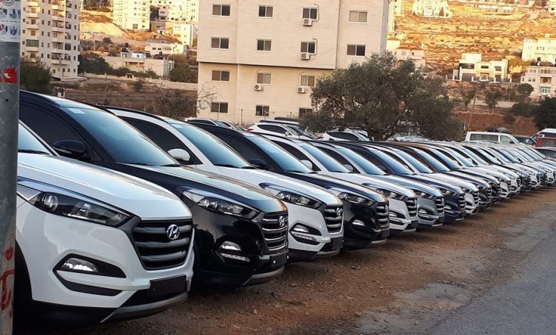 سطو مسلح على معرض سيارات برام الله وسرقة أموال ومركبة من داخله