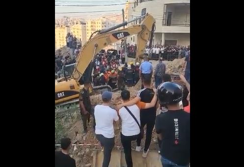 غياب لإجراءات السلامة.. وفاة عاملين خلال تأهيل أحد شوارع برفيديا