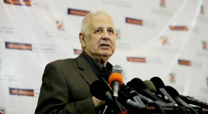 السلطة تتجاهل مطالب استكمال الانتخابات المحلية وتمنع حنا ناصر من لقاء الفصائل