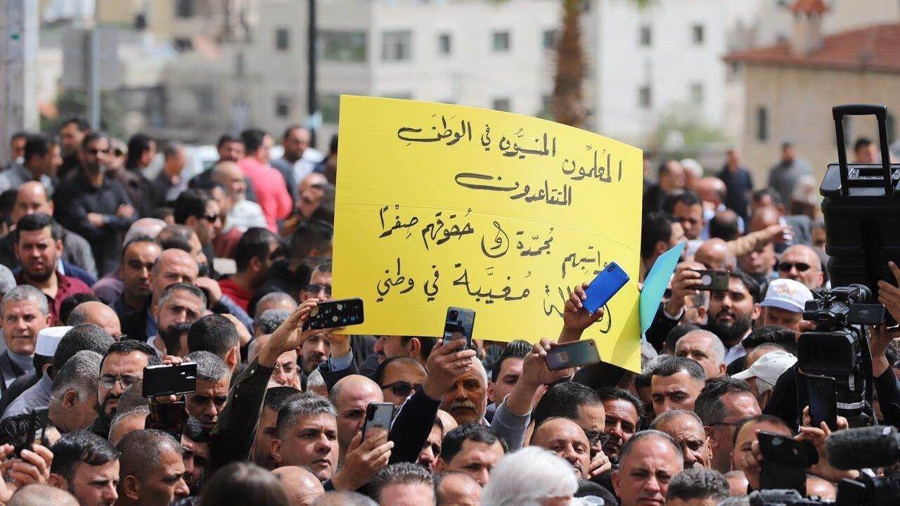 مختص حقوقي: القانون يقف لجانب المعلمين والأطباء في احتجاجاتهم النقابية