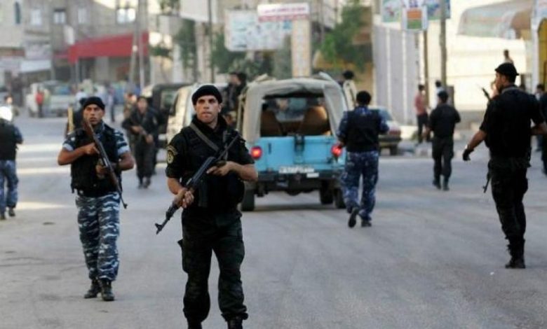 عشائر وبلدية الخليل يحذرون: المؤسسات في طريقها للانهيار جراء تصاعد الفلتان