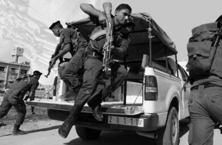 ٧ معتقلين سياسيين بسجون السلطة يضربون عن الطعام رفضا لاستمرار اعتقالهم