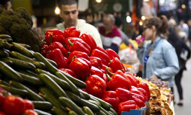 الخضروات بالضفة.. أسعار باريسية تُلهب الجيوب والشراء بالحبّة