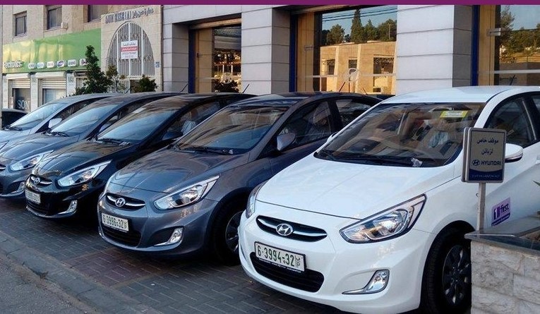 لهذا السبب.. معارض السيارات في الضفة تغلق أبوابها
