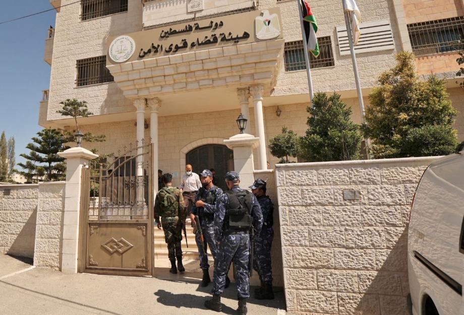 لتمرير انتهاكاته.. بالأسماء: عباس يعيد تشكيل محكمة الاستئناف العسكرية