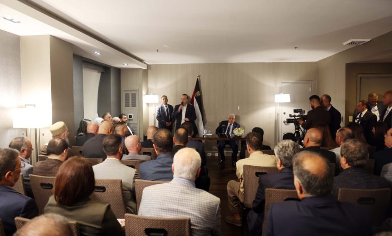 لسانٌ تعود على القذارة.. عباس يهاجم الاتحاد الأوروبي ويصفهم بـ”الحيوانات”