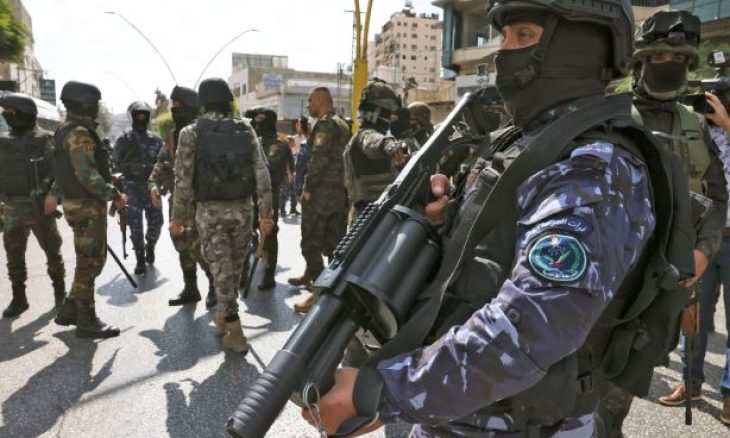 مختص: السلطة تبحث عن كل وسيلة لإضعاف المقاومة منذ 3 عقود