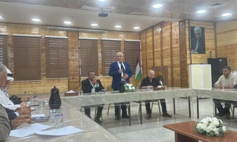 متورطة حتى النخاع.. السلطة تلبس ثوب الحامي عن أهالي الخليل في وجه الفلتان