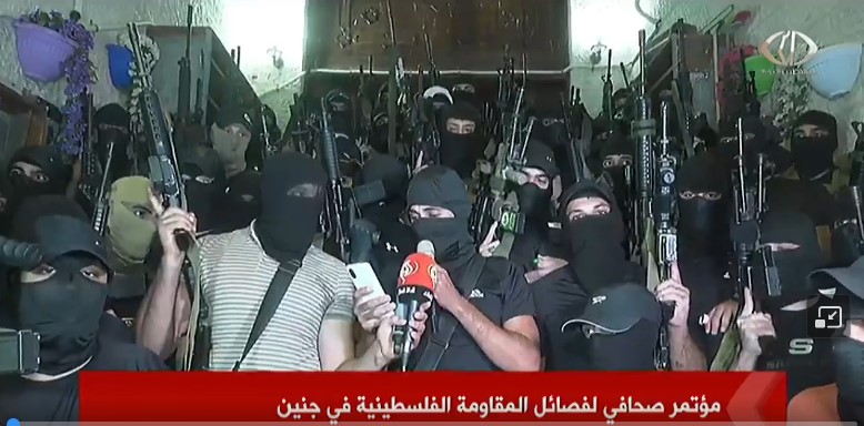 مقاومو جنين يطالبون الأهالي برفع الغطاء عن مُلاحقيهم من أفراد السلطة