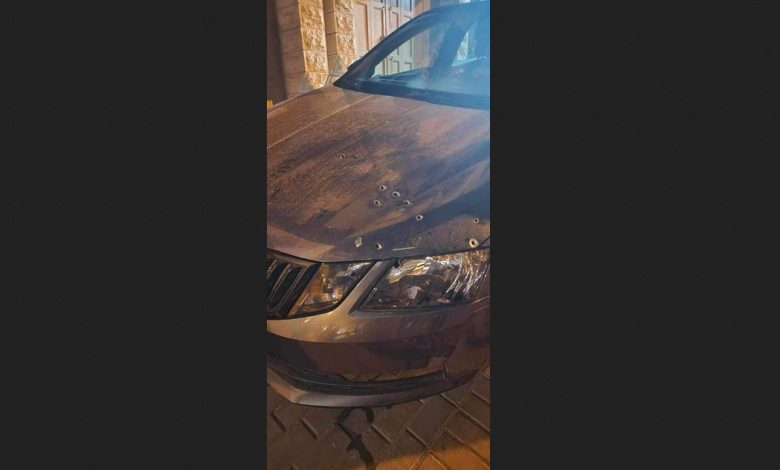 مسلحون يطلقون النار تجاه سيارة أسماء الشرباتي نائب رئيس بلدية الخليل