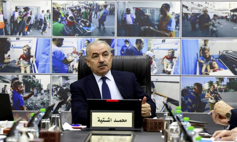 حسن أبو لبدة: حكومة اشتية الأقل شعبية والأكثر جدلية في تاريخ السلطة