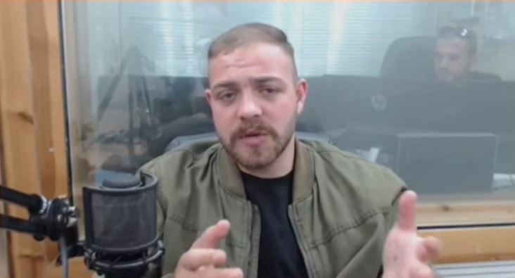 زين الرجبي يسحج لإدارة جامعة الخليل وزلة لسانه تفضح الأزمة المالية بالجامعة