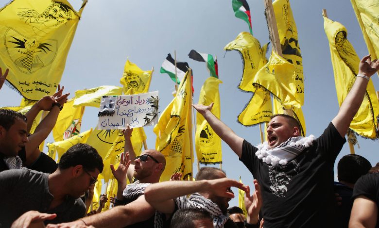 دراسة: إقالات عباس آخر محطة لترتيب المشهد السياسي والفتحاوي قبل رحيله