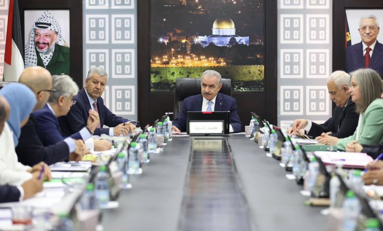 لجنة الانتخابات تنتظر قرار حكومة اشتية للبدء بالتحضير لاستكمال الانتخابات المحلية