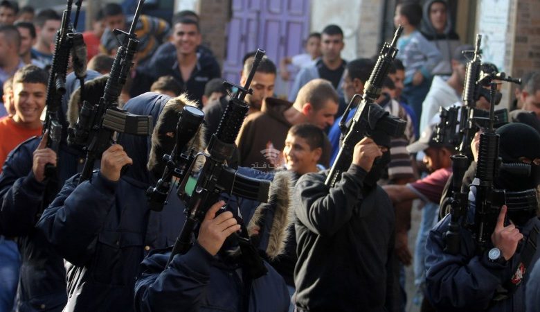 ناشطو الضفة: أما أن نخوض المعركة مع غزة أو سيلعننا التاريخ