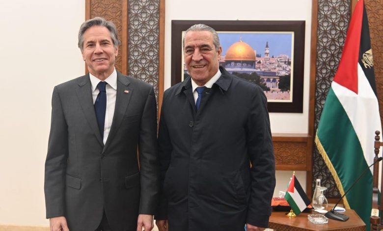 محلل: برنامج إصلاح السلطة رضوخ للإملاءات وتنفيذه لا يكون عبر اشتية