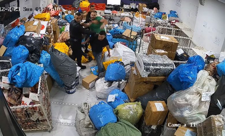 عربدة علي ابن اللواء يوسف الحلو مدير عام الشرطة ومرافقيه على المواطنين