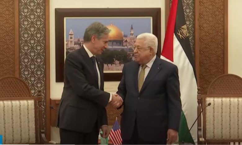 قيادي بفتح يدعو عباس لإلغاء لقاء بلينكن: تغطية على إبادة غزة