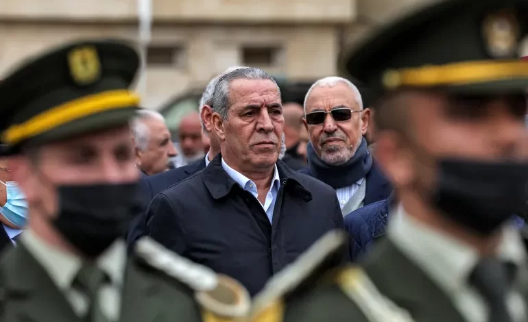 حسين الشيخ.. “انطوان لحد فلسطين”