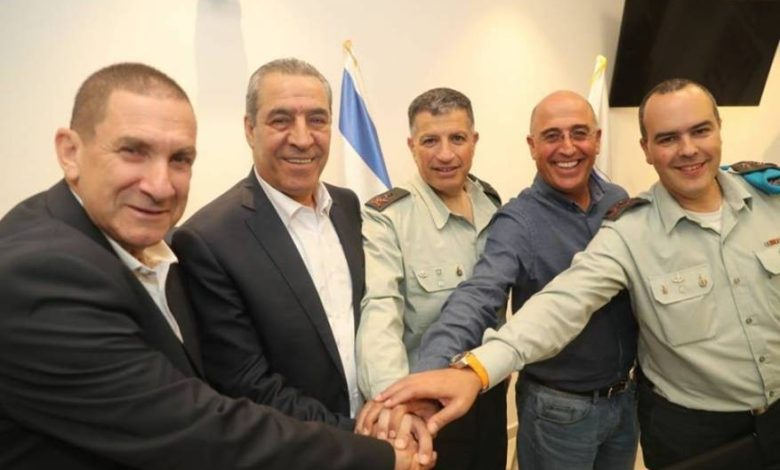 كاتب: السلطة شرعنت الاقتطاعات وعدم تحويل المال لقطاع غزة