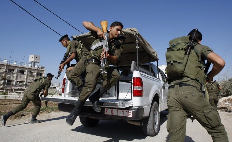 أمن السلطة يقمع مسيرة بجنين خرجت نصرة لغزة والمقاومة