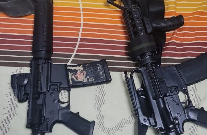 أفعال احتلال.. أمن السلطة يتفاخر بمصادرة سلاح مقاومين بجنين