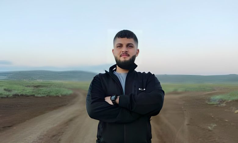 منذ 12 يوما.. عبادة عواد “يكابد الأمرين” في سجون السلطة