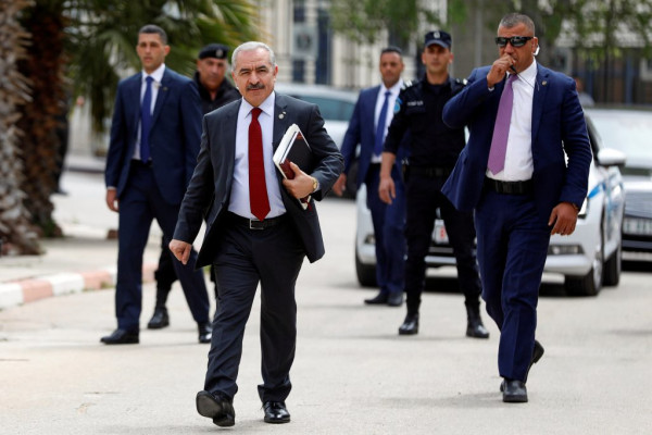 استقالة حكومة اشتية.. لماذا هي قفزة للوراء؟