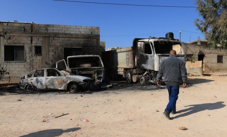 بالدليل.. أجهزة السلطة شاركت في اعتداء المستوطنين الإرهابيين على قرية المغير