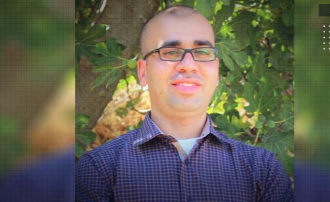 محكمة تابعة للسلطة تمدد الاعتقال التعسفي للصحفي أحمد البيتاوي