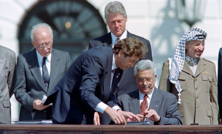 “الديمقراطية” تطالب بالتحرر من استحقاقات أوسلو وترفض مشاريع اليوم التالي لغزة