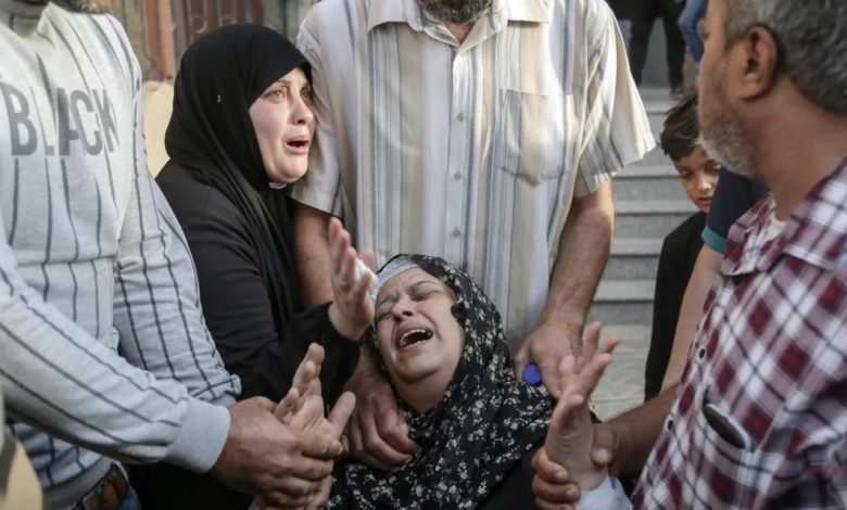 “موقفها مخز”.. محلل: أموال إعمار غزة تثر شهية السلطة لسرقتها