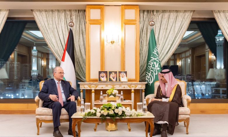 محمد مصطفى في الرياض للتسول باسم الشعب الفلسطيني