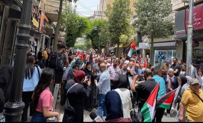 كاتب: حراك الطلبة بالضفة معيار للحالة الوطنية رغم بطش السلطة