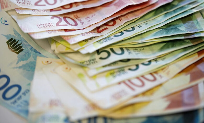 حكومة جباية.. 452 مليون شيكل دفعها المواطنون كرسوم خلال 3 أشهر