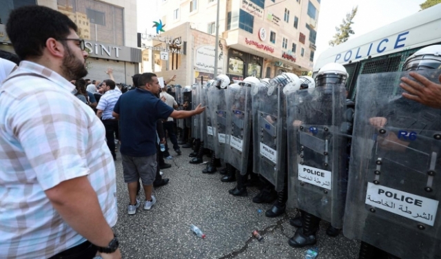 قيادي بفتح: يجب حل السلطة الآن وسحب الاعتراف بإسرائيل والعودة لمقاومتها