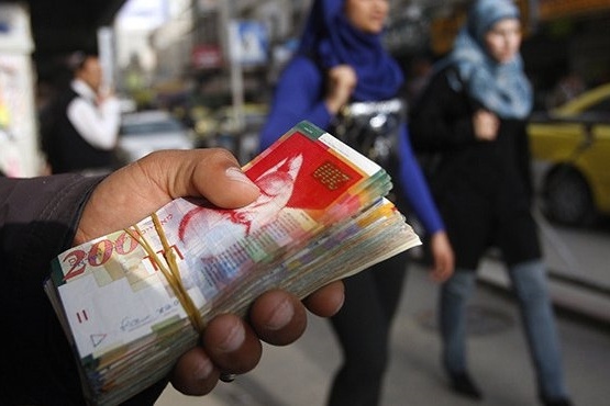 هآرتس: واشنطن طالبت الاحتلال بتحويل الأموال للسلطة بانتظام كي لا تنهار