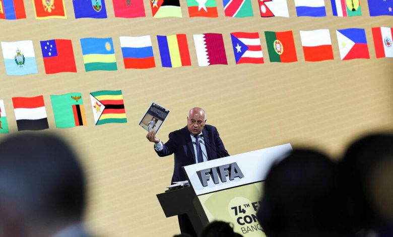 كاتب: التحرك الفلسطيني ضد الاحتلال في الفيفا ضعيف ومتأخر