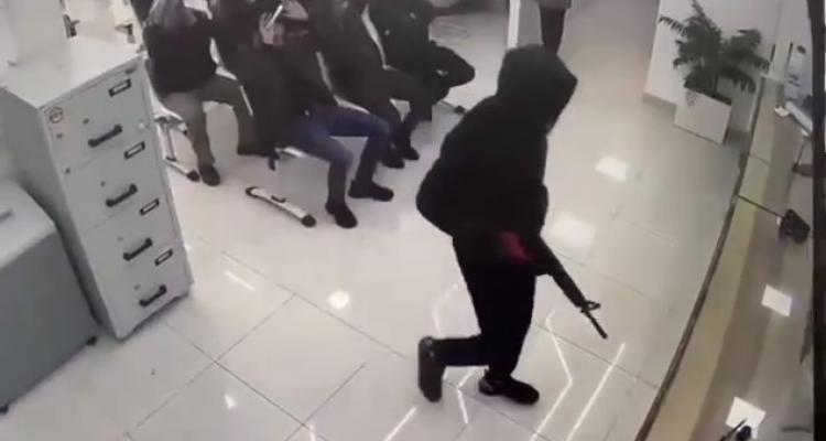 ارتفاع “مقلق” بجرائم السطو على مصارف الضفة.. هذه عددها وتوزيعتها