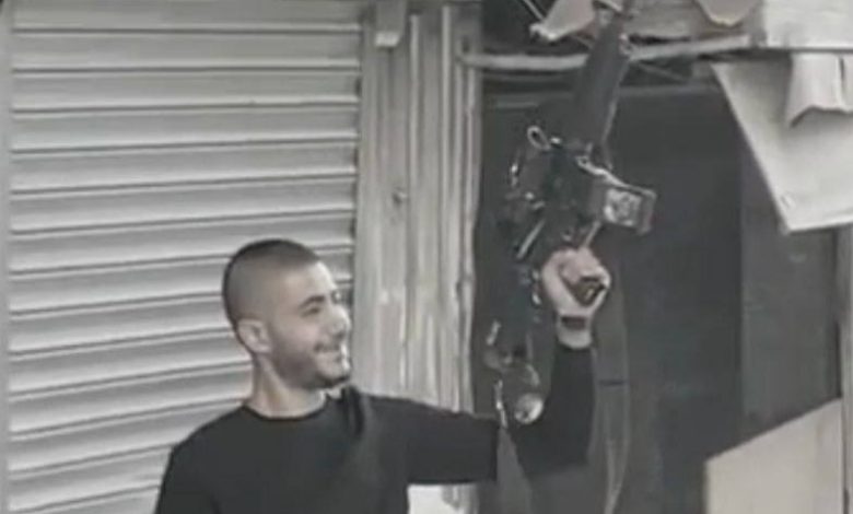 أجهزة السلطة تختطف مقاوماً من كتيبة طولكرم وتسرق سلاحه