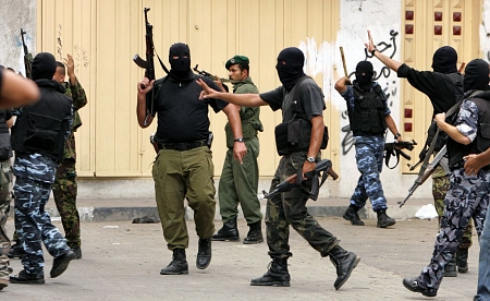 أجهزة السلطة تختطف خطيب مسجد ببيت لحم انتقد التنسيق الأمني وملاحقة المقاومين