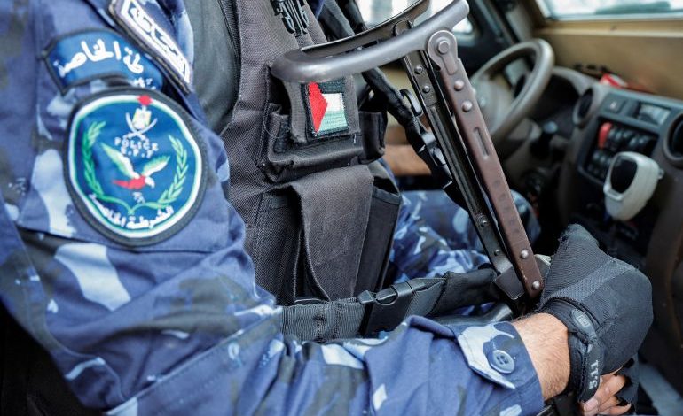 خبيرة: السلطة تسببت بأزمات سياسية لاستخدامها القانون وسيلة لصالحها