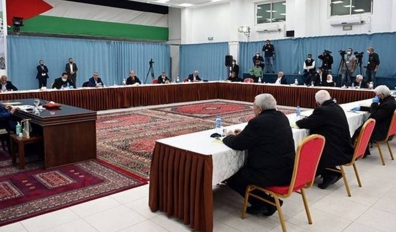 مسؤول أمريكي: قادة كبار بالسلطة وفتح متورطون بقضايا فساد وعباس يماطل بمحاسبتهم