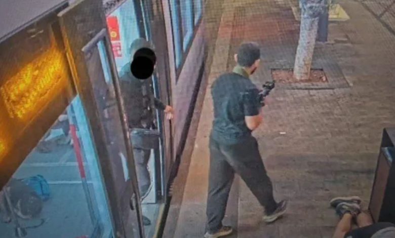 بعملية وسط تل أبيب.. أبطال الخليل يردون على مخططات السلطة والاحتلال لوقف المقاومة