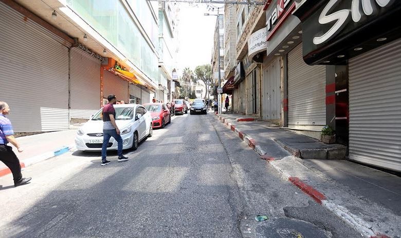 الإضراب يعم الضفة الغربية حداداً على أرواح شهداء مجزرة طولكرم