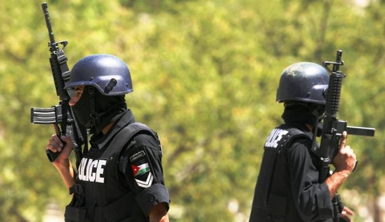 السلطات الأردنية تشن حملة اعتقالات واسعة على خلفية “عملية البحر الميت”